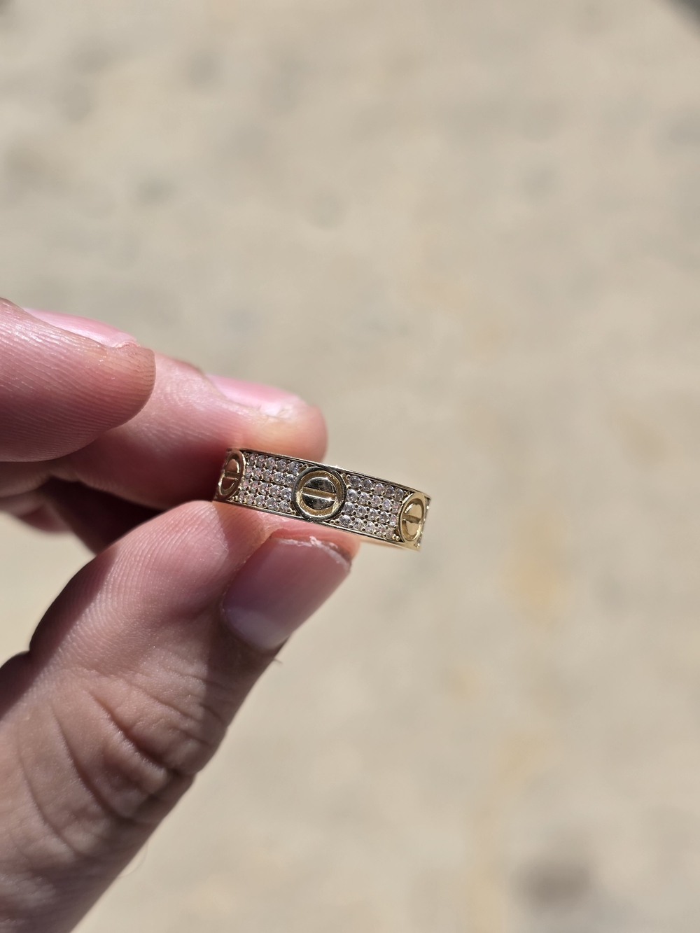 GORGEOUS 14K Gold Band Ring with Eternity Motifs Screws